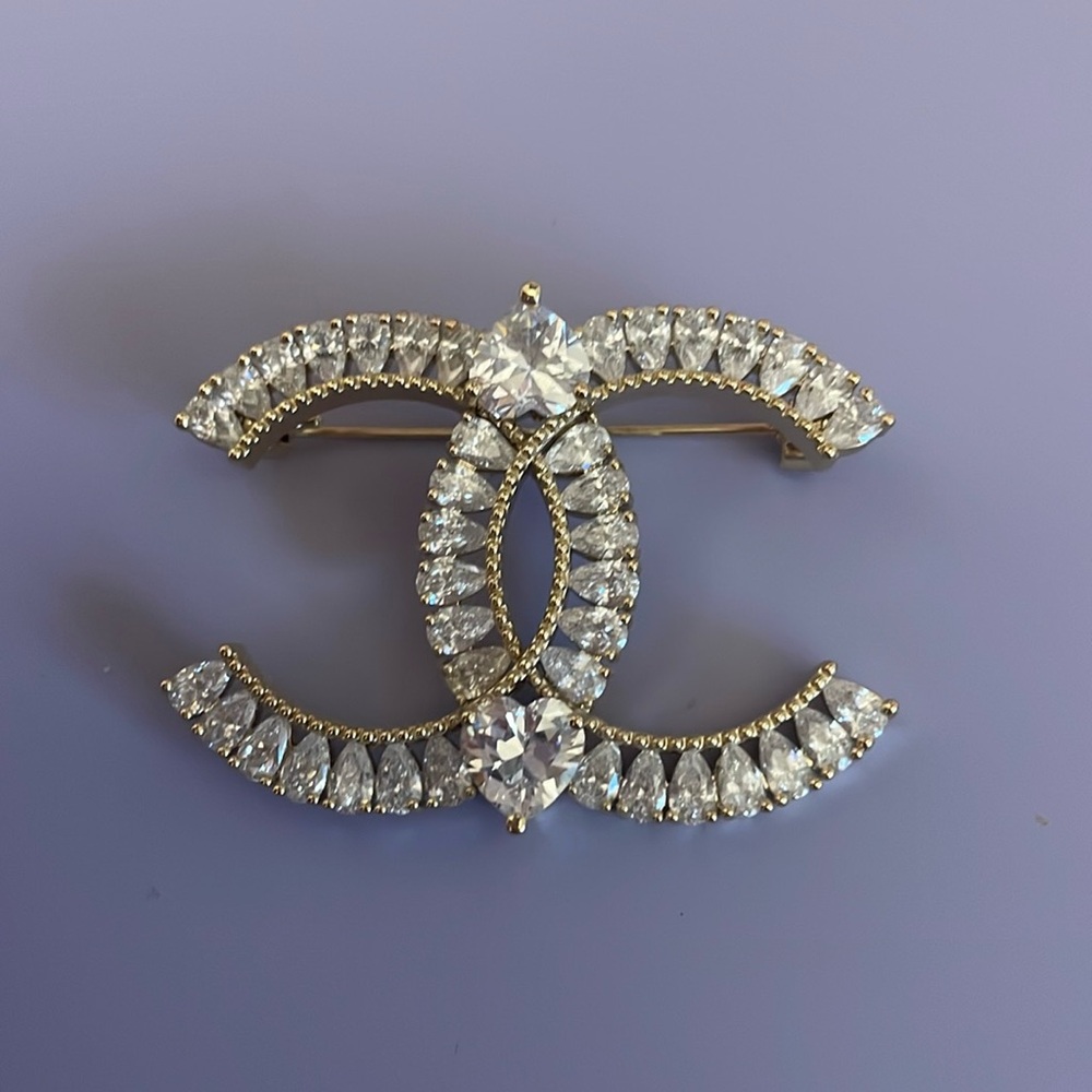 brooch